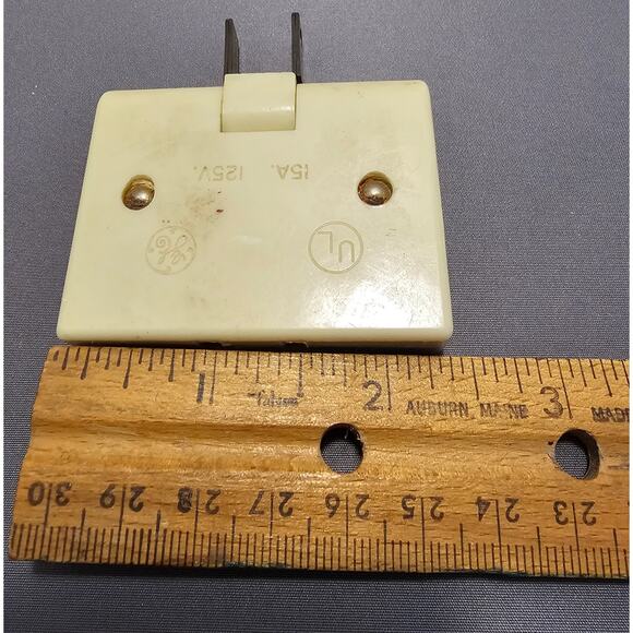 Vintage GE Wall Hugger/Flat #1734-21D 3-Tap Outlet Adapter - Ivory, 15A-125V - Picture 8 of 8